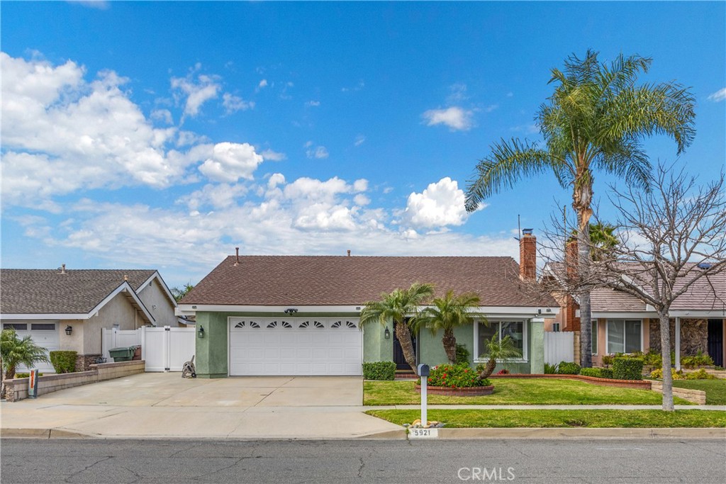5921 E Avenida Arbol