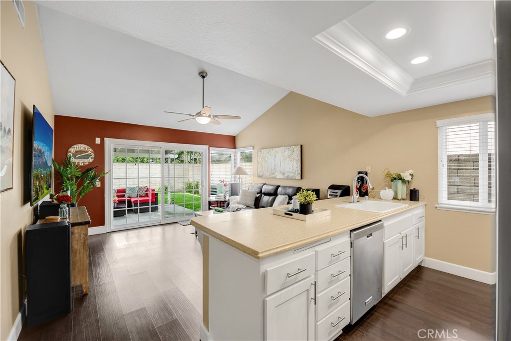 5921 E Avenida Arbol
