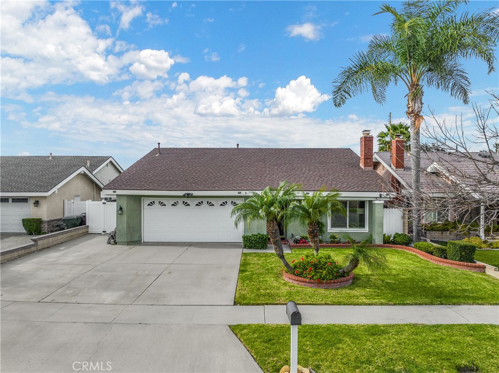 5921 E Avenida Arbol