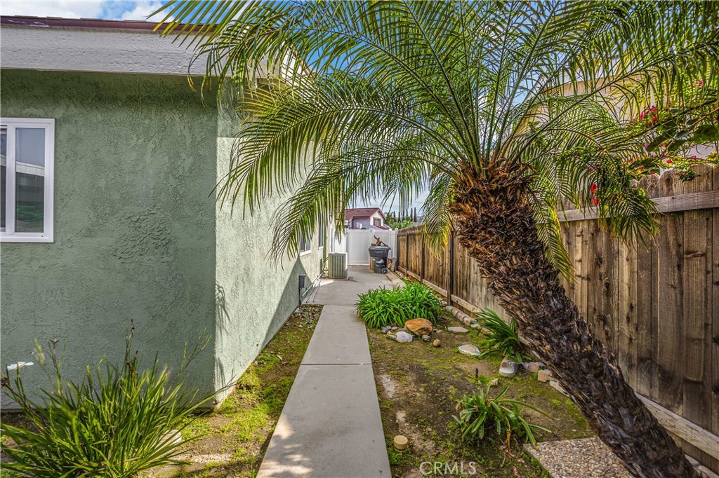 5921 E Avenida Arbol