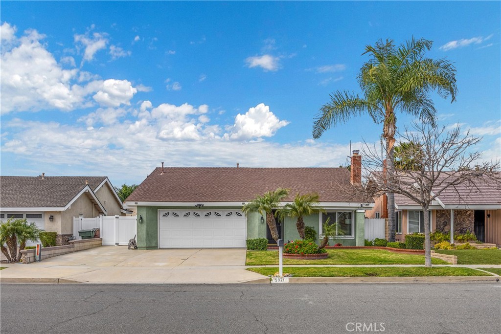 5921 E Avenida Arbol