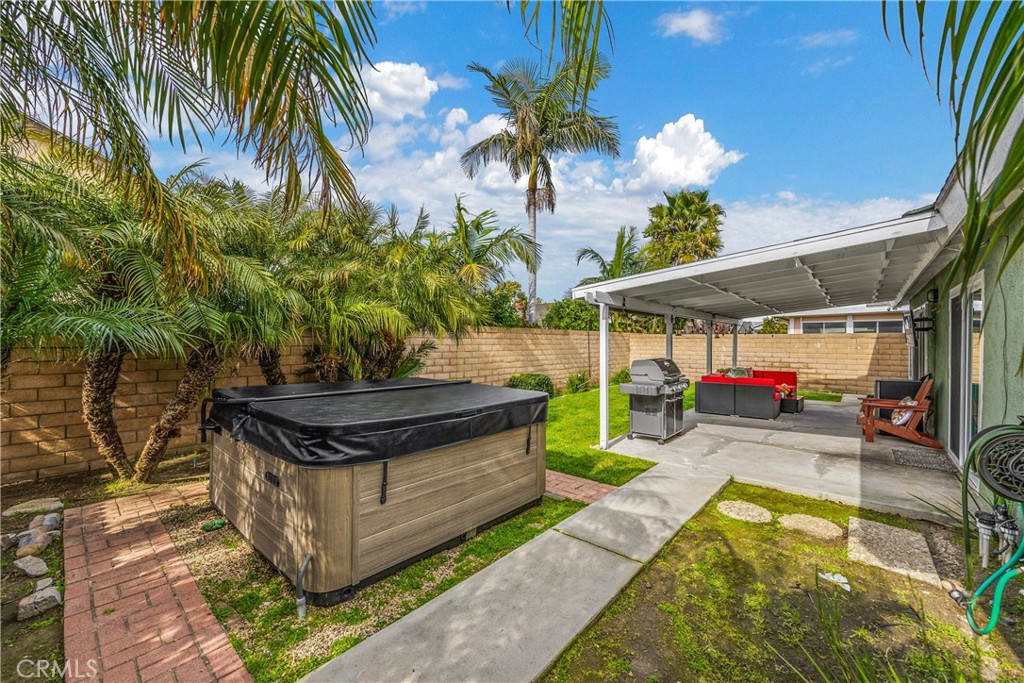 5921 E Avenida Arbol