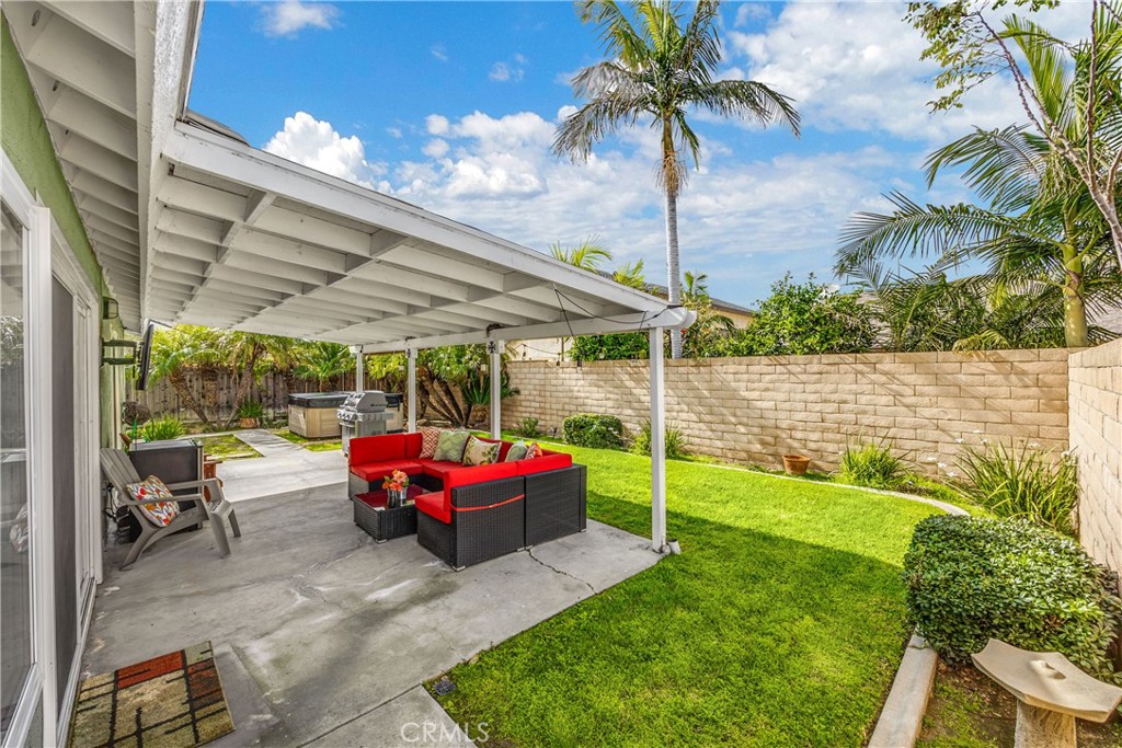 5921 E Avenida Arbol
