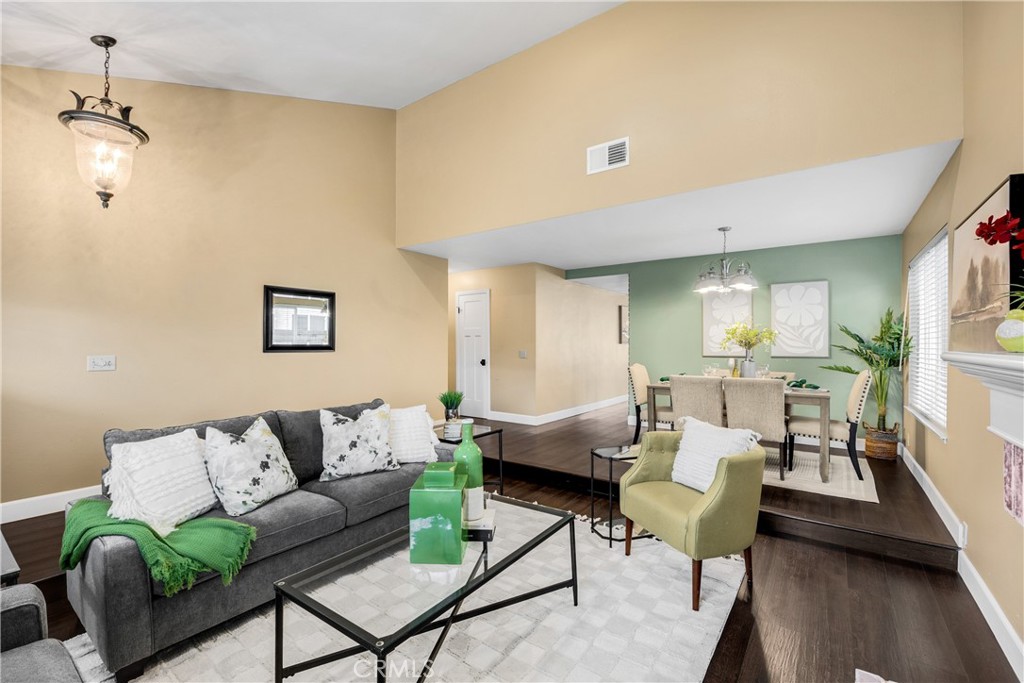 5921 E Avenida Arbol