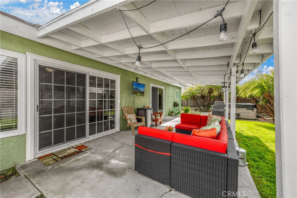 5921 E Avenida Arbol