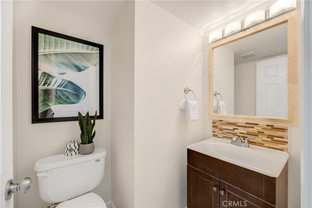 11695 Blackthorn Lane