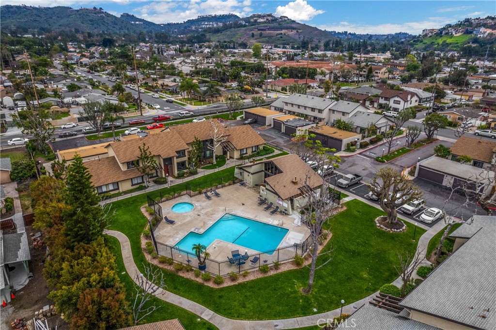 11695 Blackthorn Lane