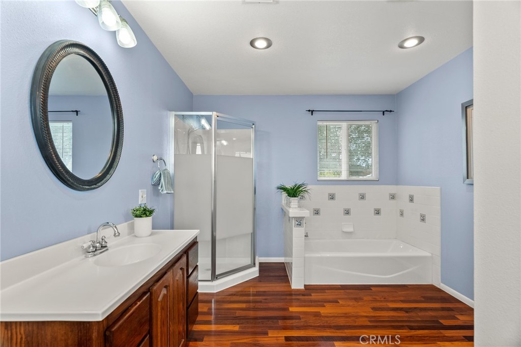 5582 Burlingame Avenue