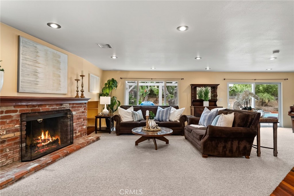 5582 Burlingame Avenue