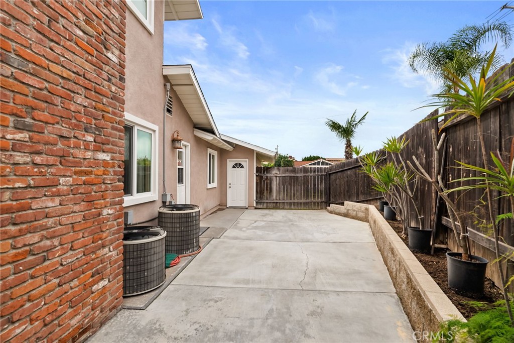 5582 Burlingame Avenue