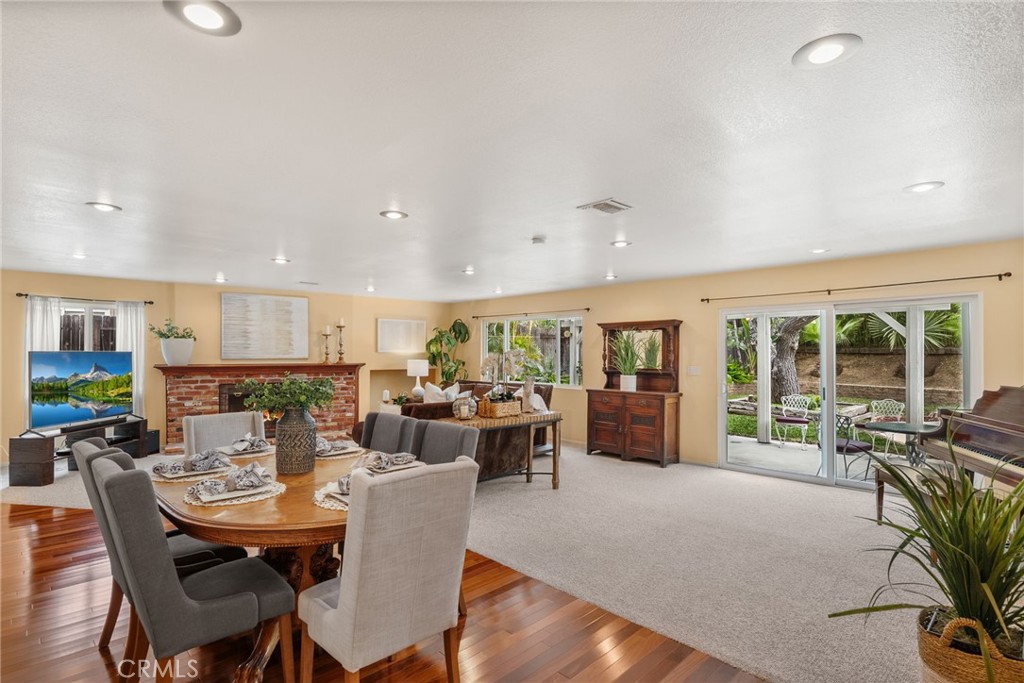 5582 Burlingame Avenue