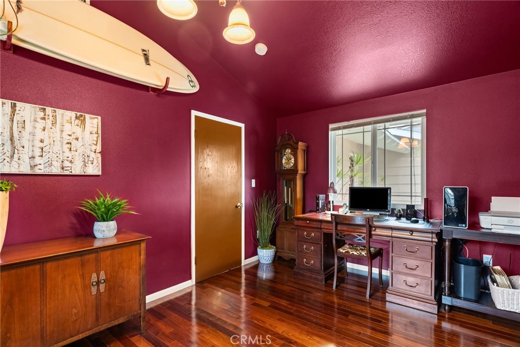 5582 Burlingame Avenue