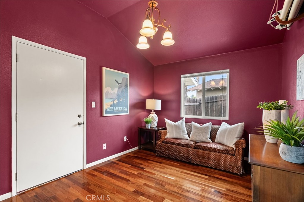 5582 Burlingame Avenue