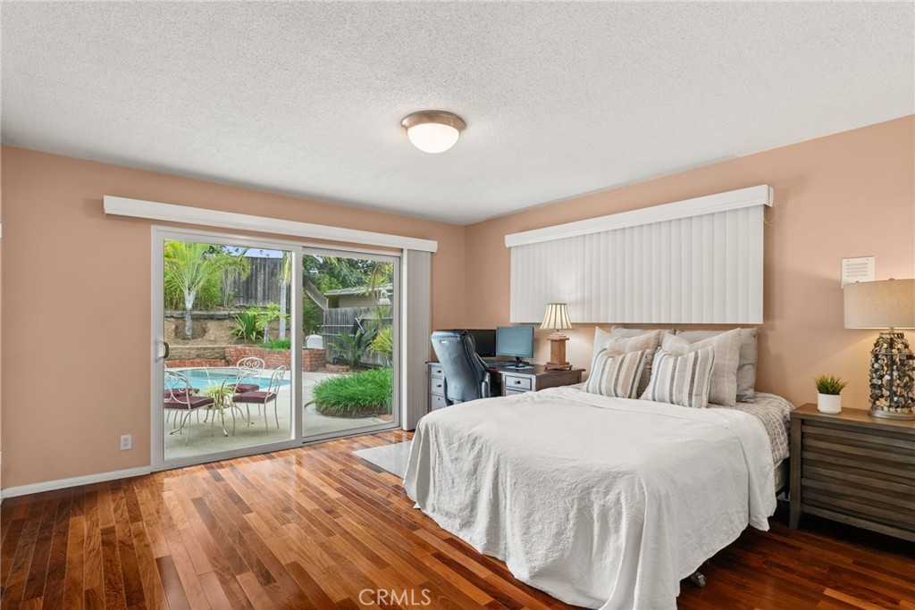 5582 Burlingame Avenue