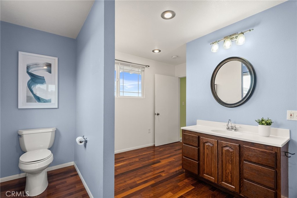 5582 Burlingame Avenue