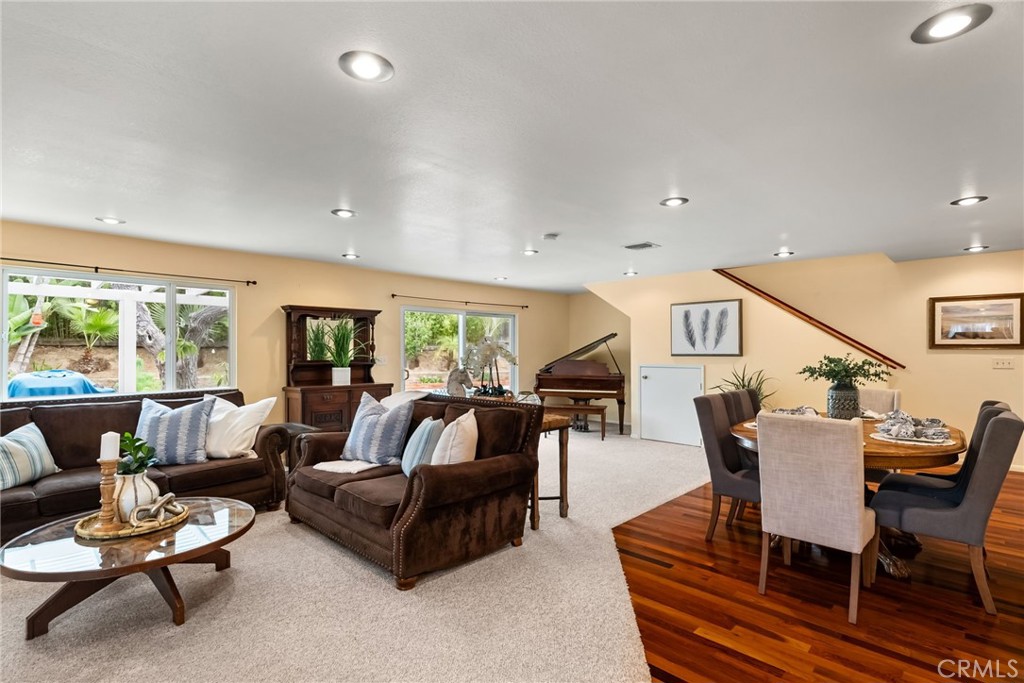 5582 Burlingame Avenue