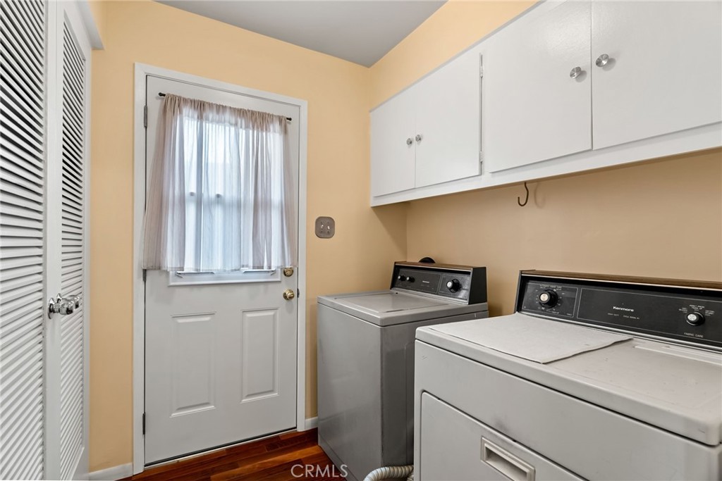 5582 Burlingame Avenue