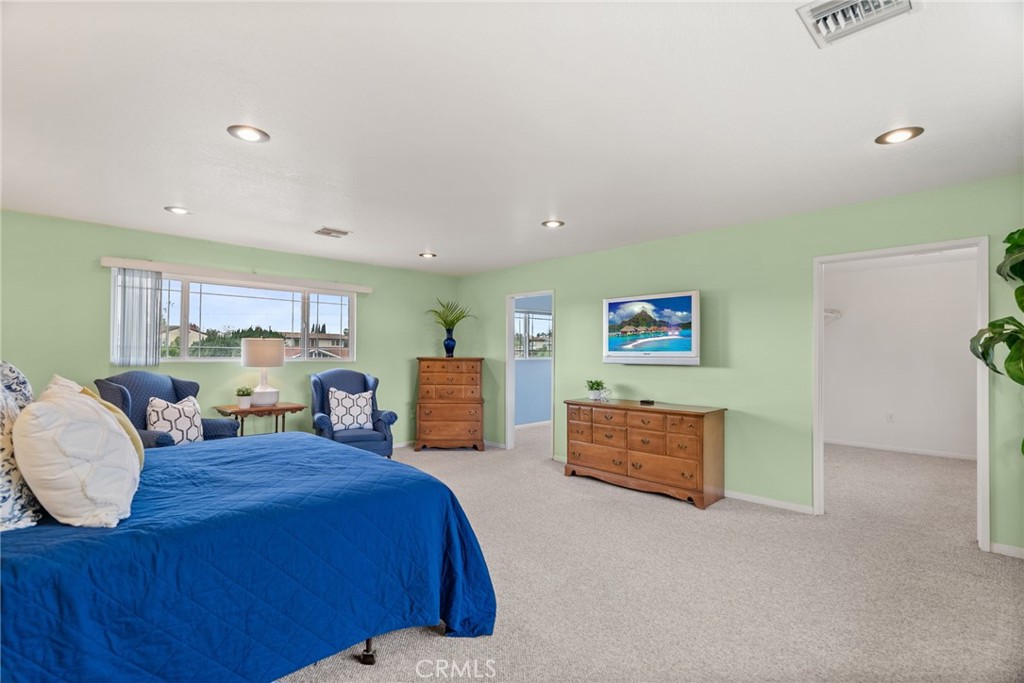 5582 Burlingame Avenue