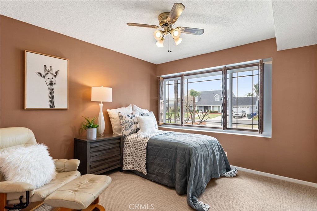 5582 Burlingame Avenue