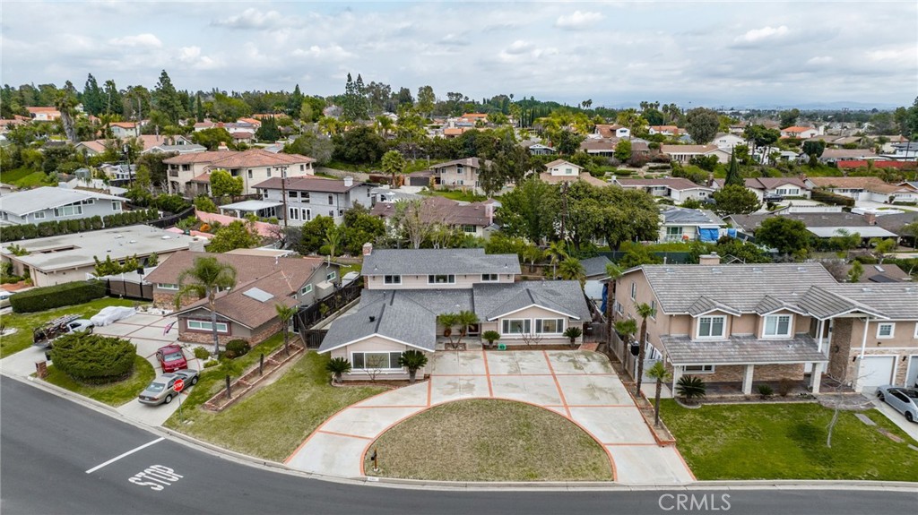 5582 Burlingame Avenue