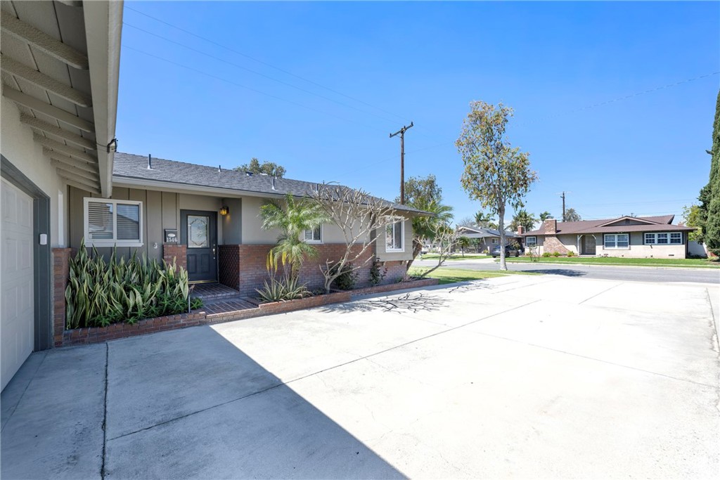 1546 W Chanticleer Road