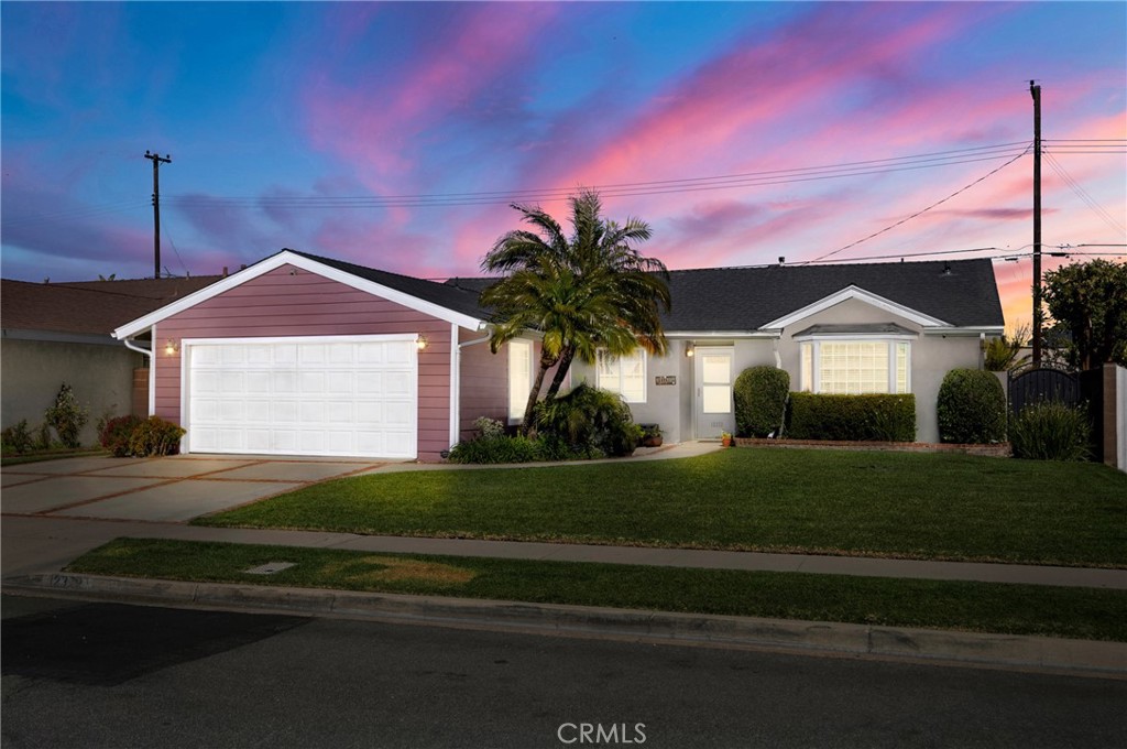 12372 Lamplighter Street