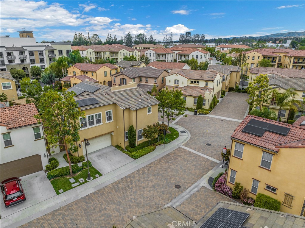 405 Violeta Ln
