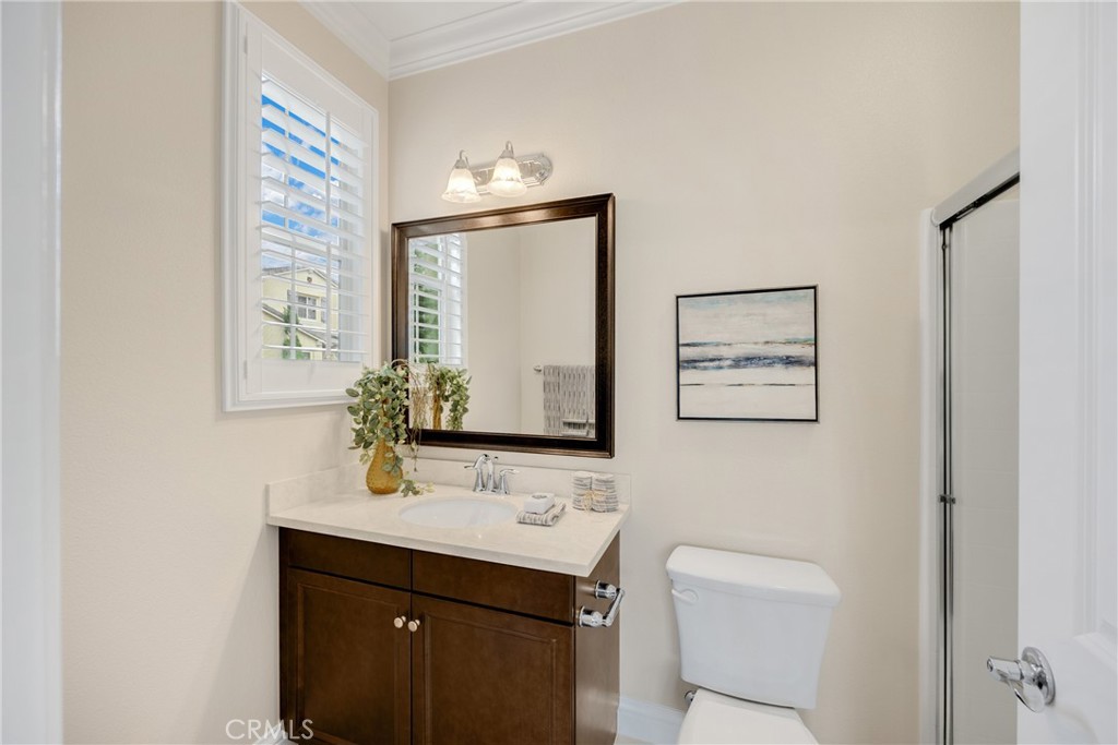 405 Violeta Ln