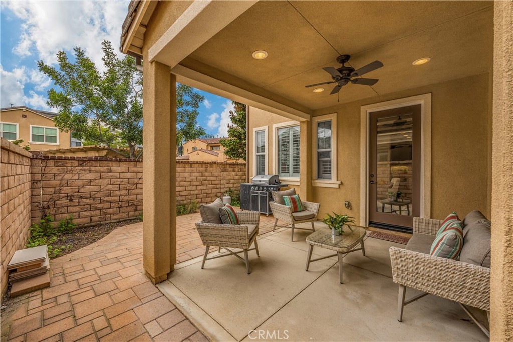 405 Violeta Ln