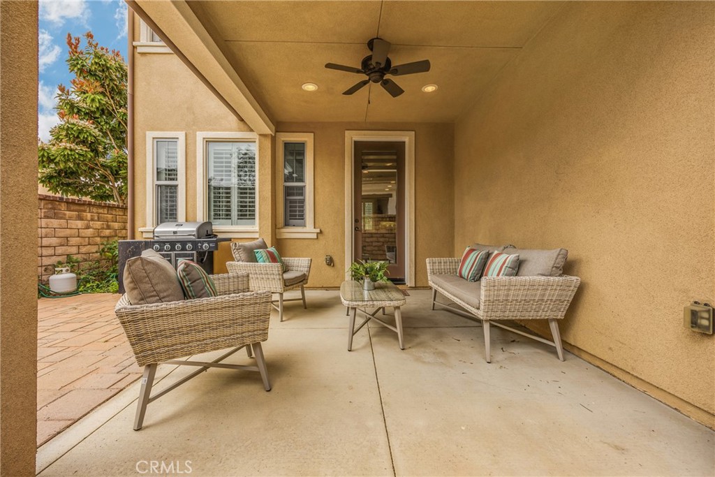 405 Violeta Ln