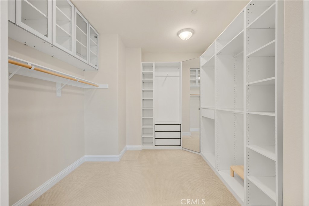 405 Violeta Ln