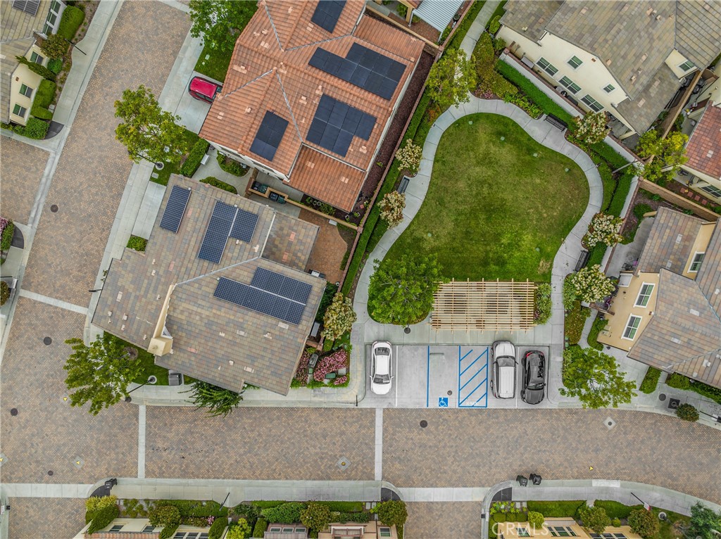 405 Violeta Ln