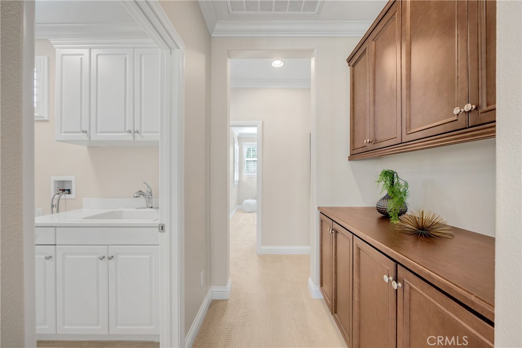 405 Violeta Ln