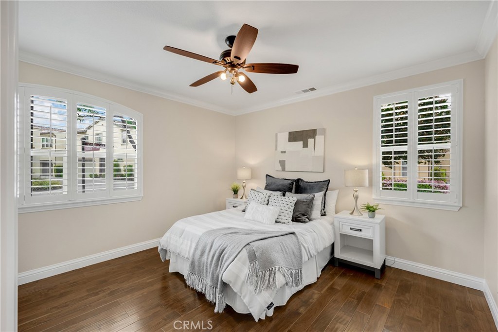 405 Violeta Ln