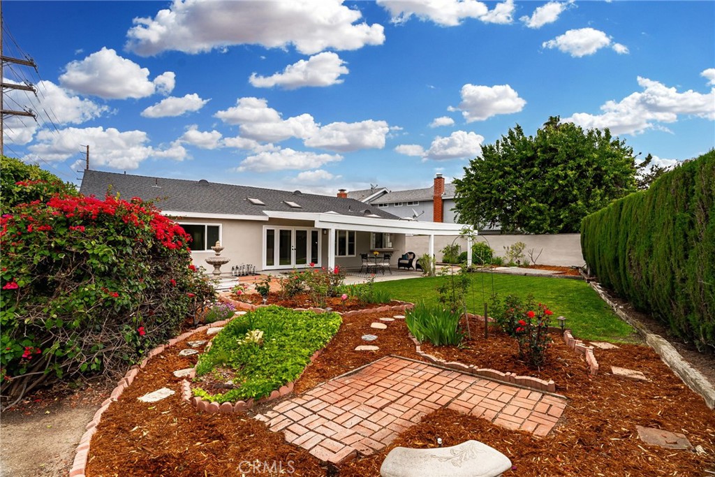 1902 E Eucalyptus Lane