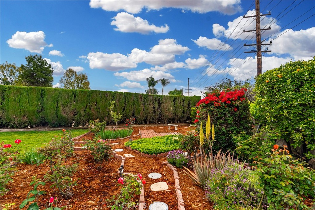 1902 E Eucalyptus Lane