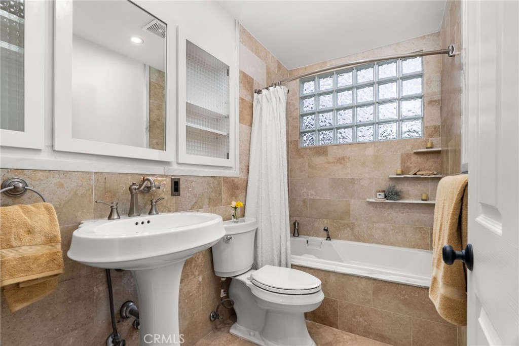 1902 E Eucalyptus Lane