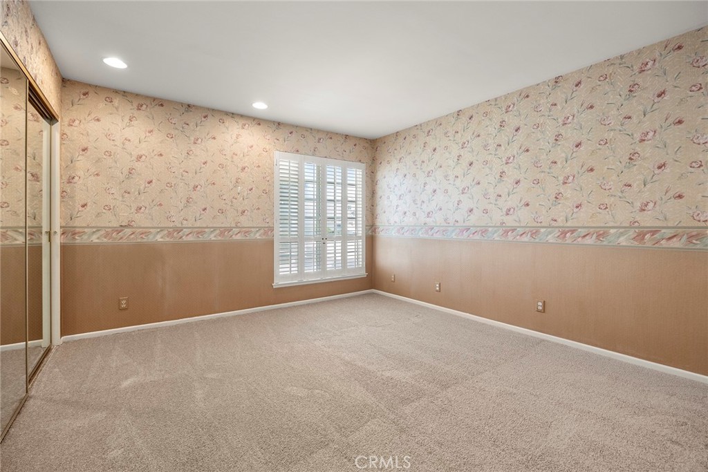 2113 W Chanticleer Road