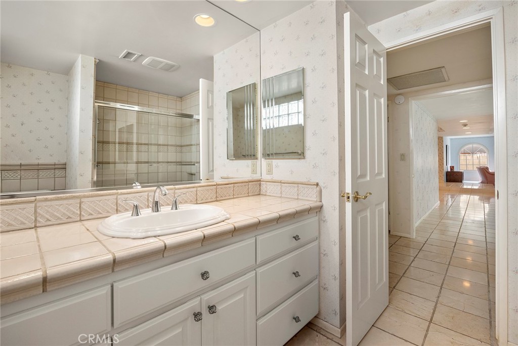 2113 W Chanticleer Road