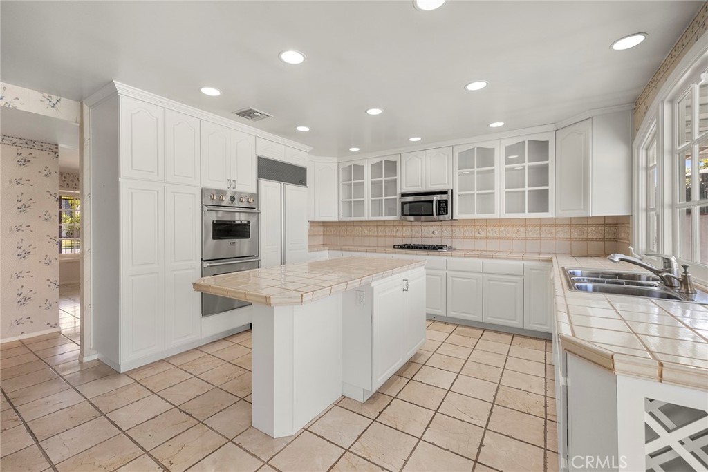 2113 W Chanticleer Road