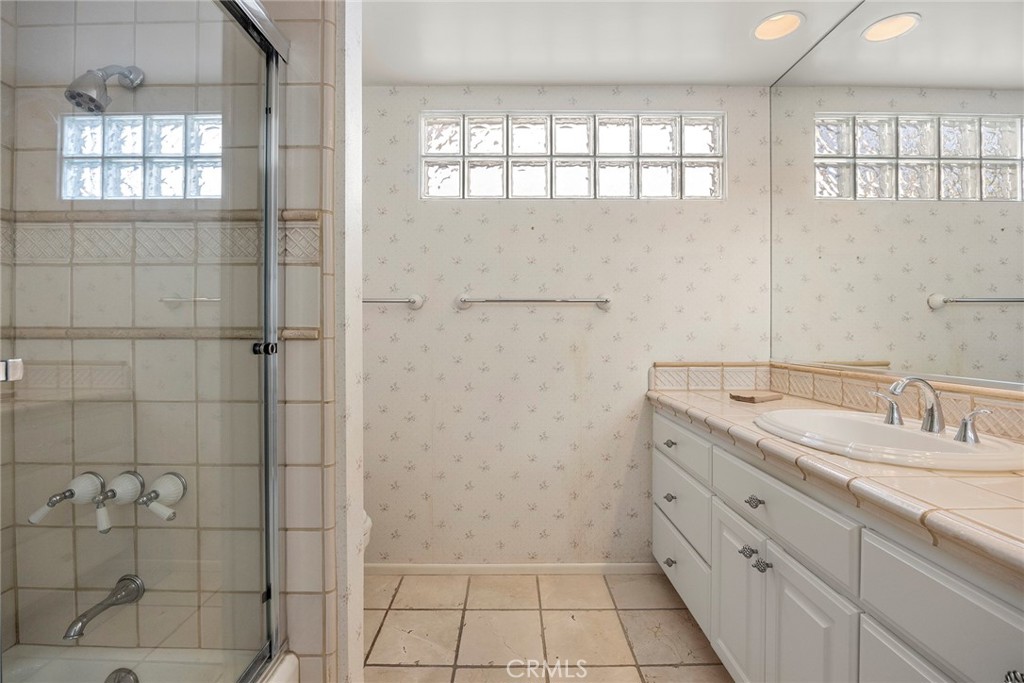 2113 W Chanticleer Road