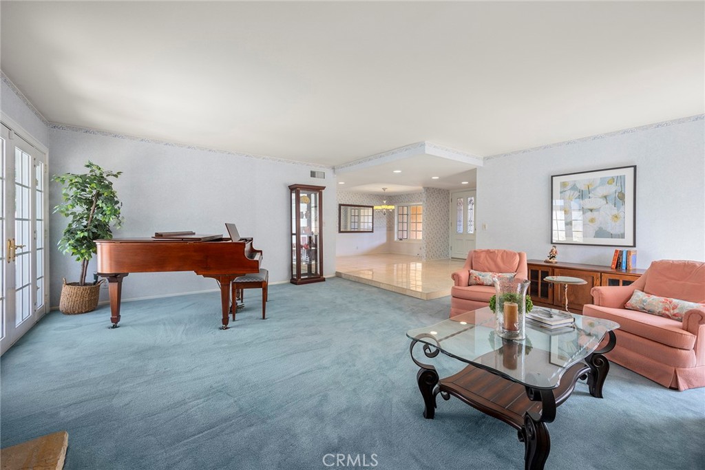 2113 W Chanticleer Road