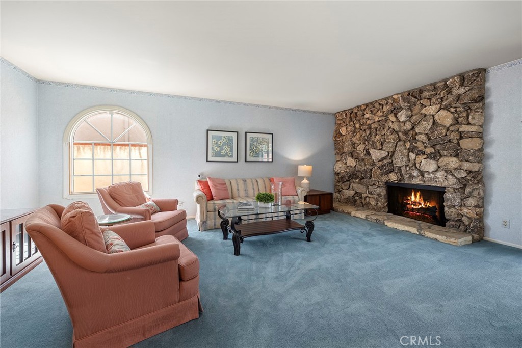 2113 W Chanticleer Road