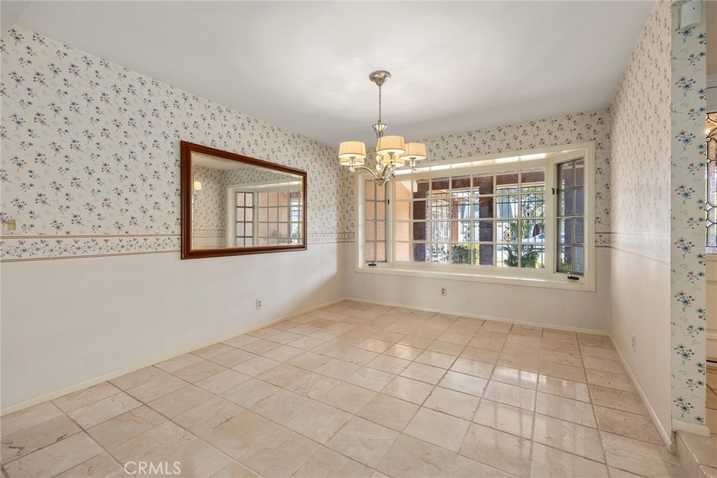 2113 W Chanticleer Road