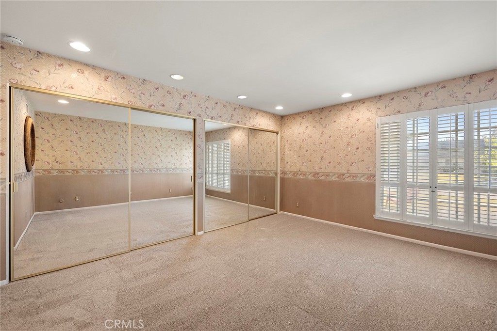 2113 W Chanticleer Road