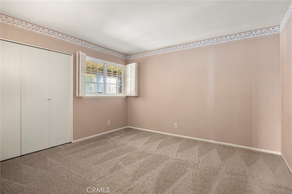 2113 W Chanticleer Road