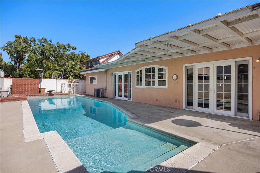 2113 W Chanticleer Road