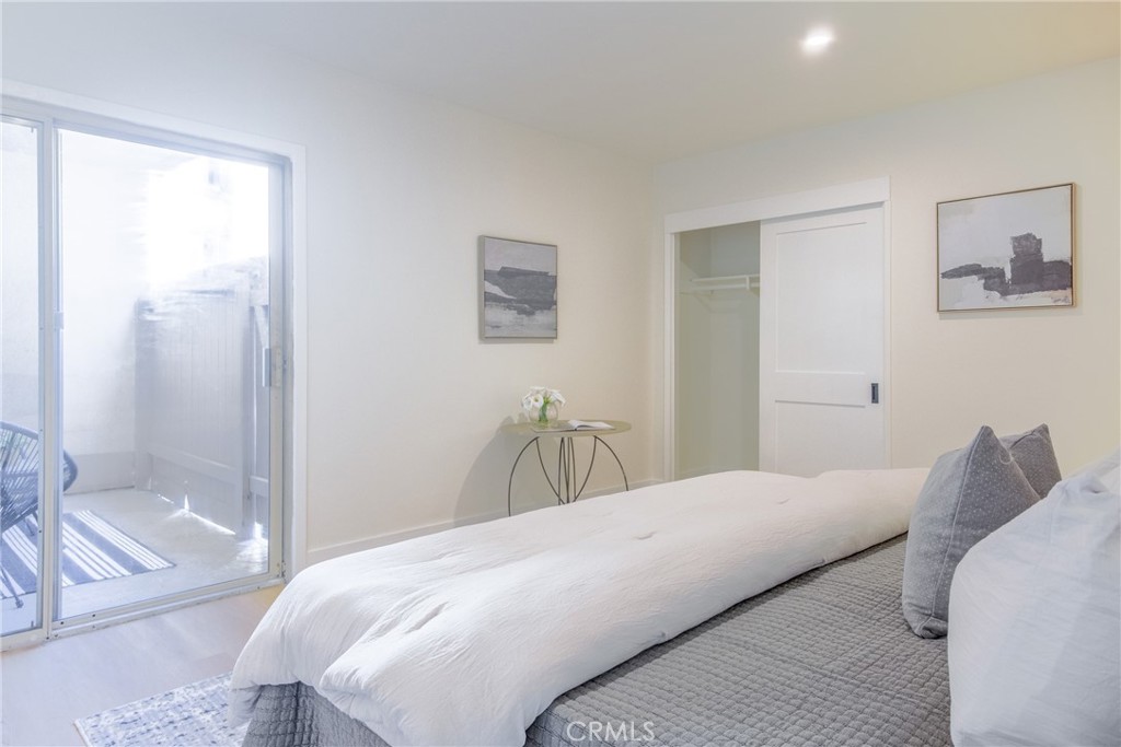 927 N Kings Road 114