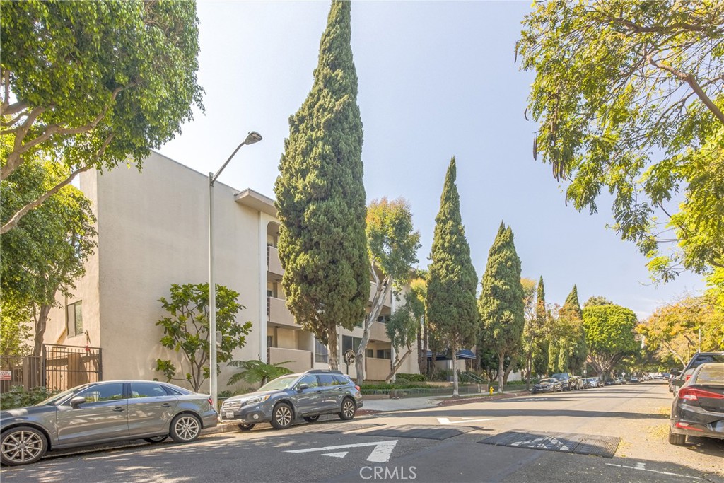 927 N Kings Road 114