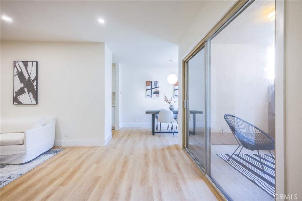 927 N Kings Road 114